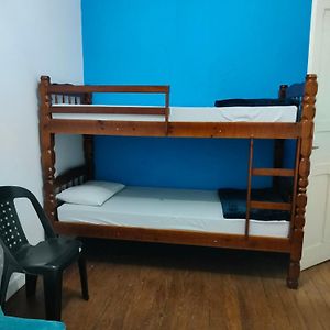 Habitación para Hombres Compartida